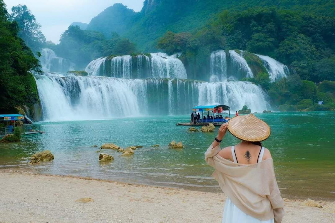 Ban Gioc Waterfall  - natural wonders in vietnam